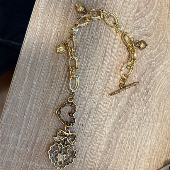 Vintage ornate heart filigree with pink crystal bracelet brass tone - Picture 4 of 4